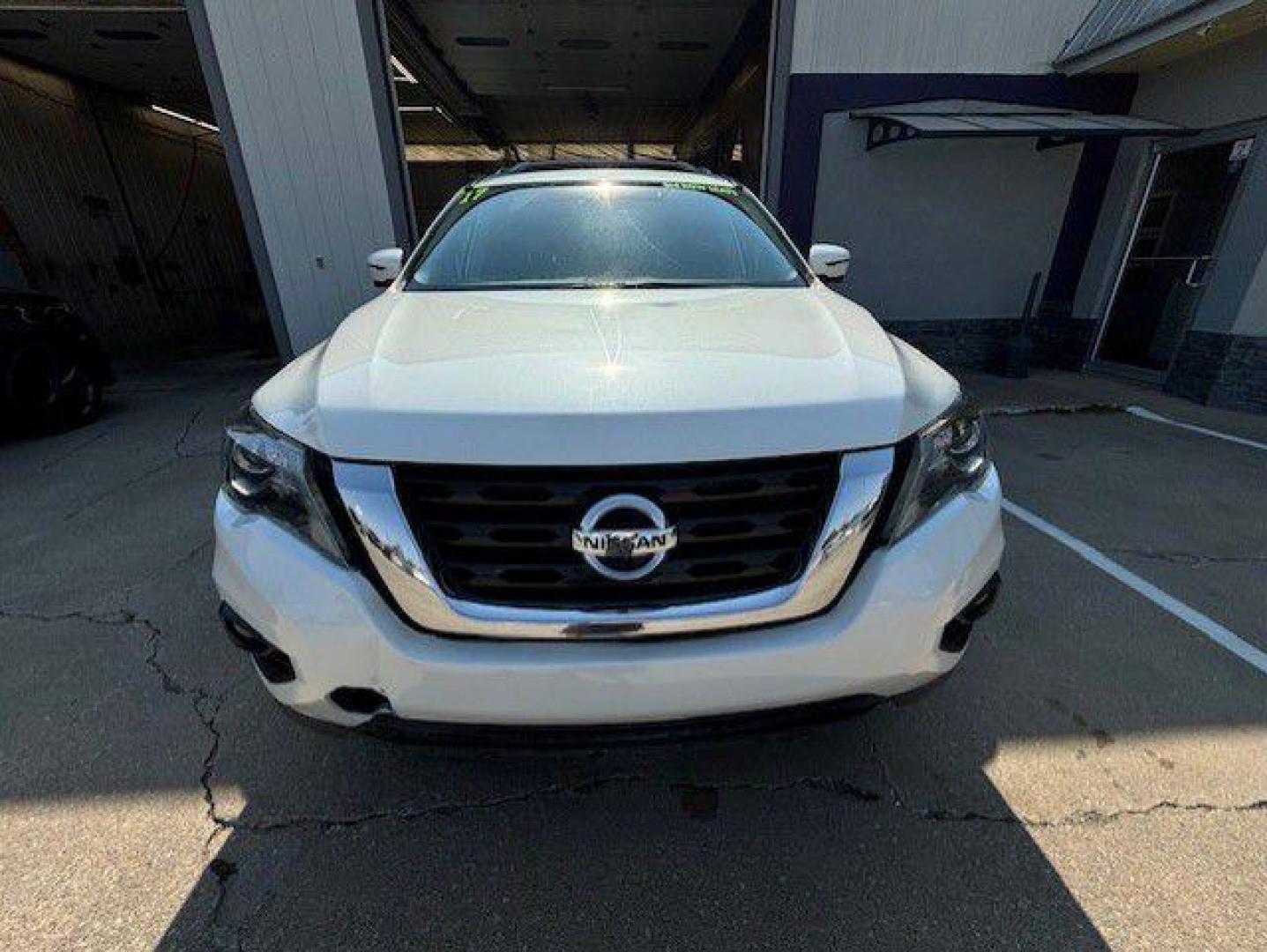 2017 WHITE NISSAN PATHFINDER S (5N1DR2MN4HC) with an 3.5L engine, Continuously Variable transmission, located at 1100 W. Sheridan Ave., Shenandoah, 51601, (712) 246-1600, 40.765678, -95.388817 - Photo#9