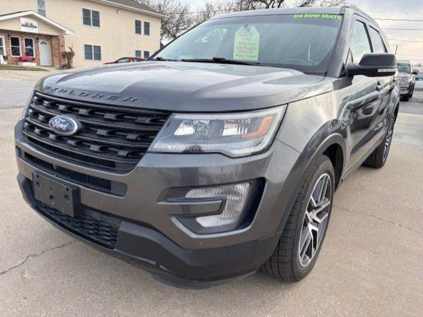 2017 GRAY FORD EXPLORER SPORT (1FM5K8GT1HG) with an 3.5L engine, Automatic transmission, located at 1100 W. Sheridan Ave., Shenandoah, 51601, (712) 246-1600, 40.765678, -95.388817 - Photo#0