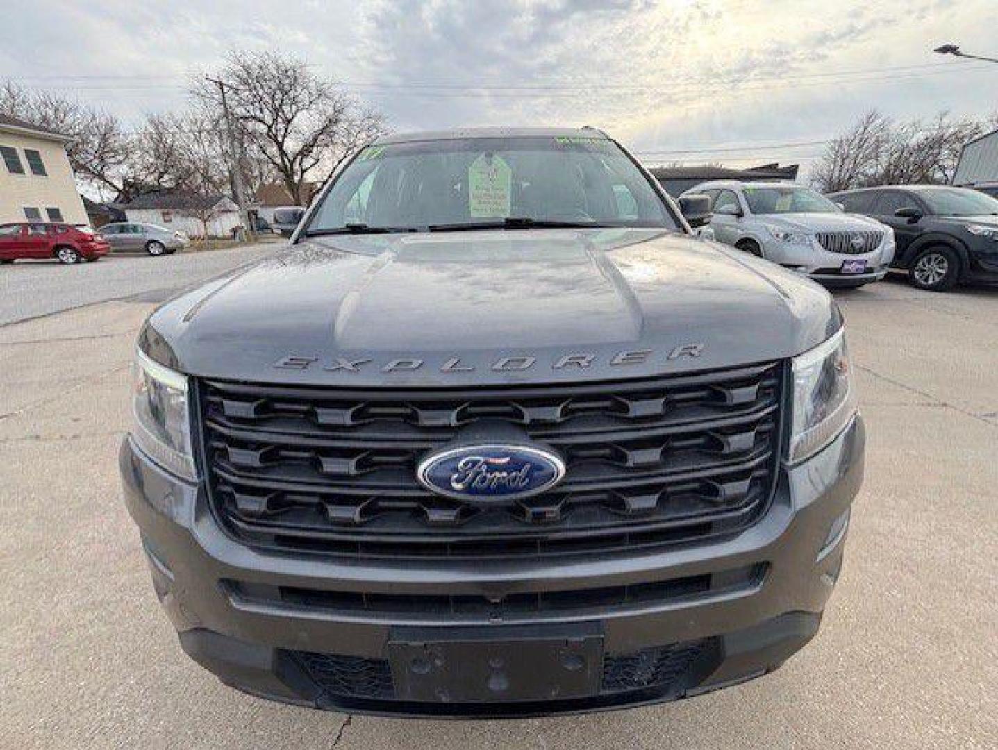 2017 GRAY FORD EXPLORER SPORT (1FM5K8GT1HG) with an 3.5L engine, Automatic transmission, located at 1100 W. Sheridan Ave., Shenandoah, 51601, (712) 246-1600, 40.765678, -95.388817 - Photo#9