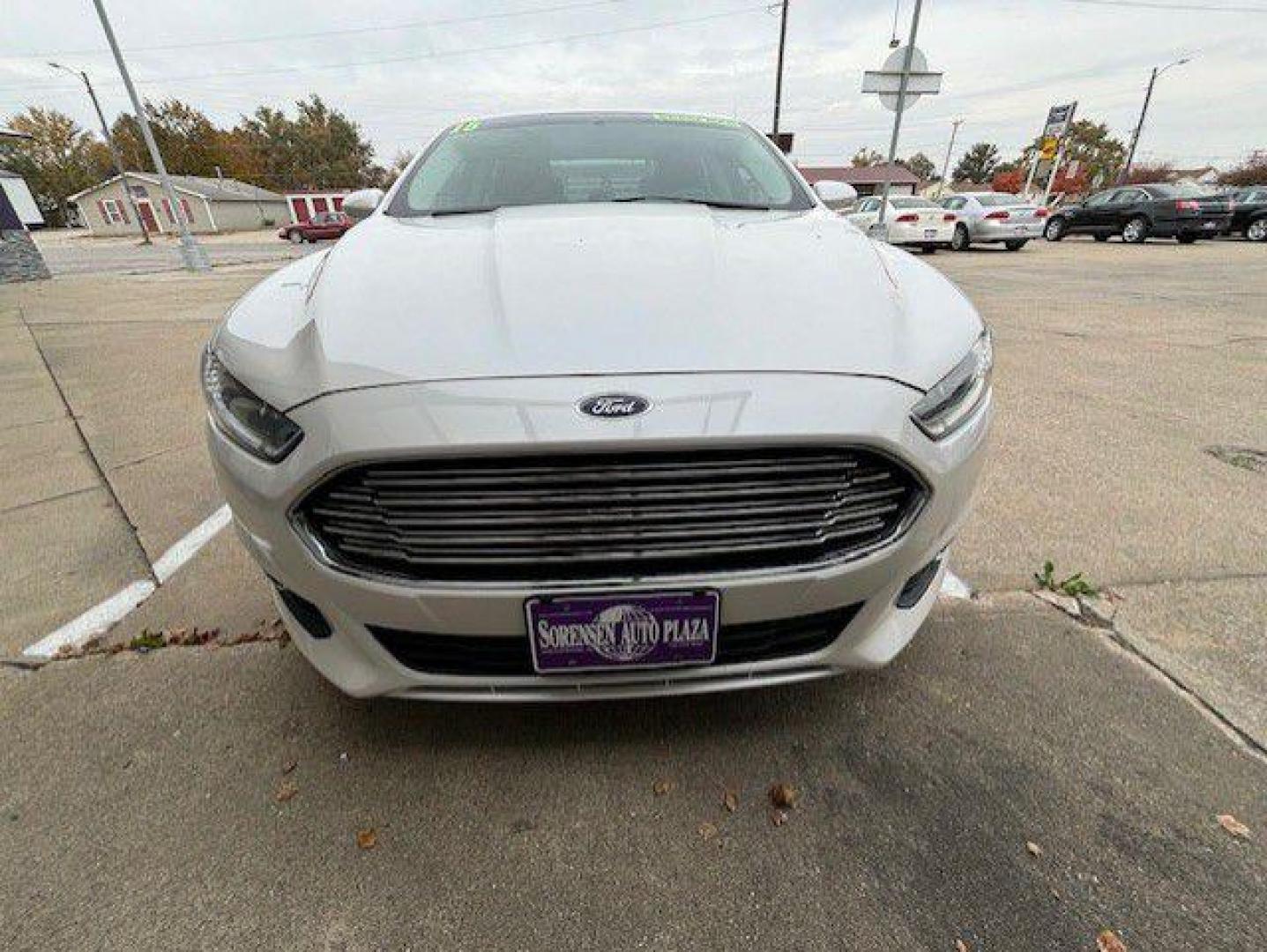 2015 WHITE FORD FUSION SE HYBRID (3FA6P0LU1FR) with an 2.0L engine, Continuously Variable transmission, located at 1100 W. Sheridan Ave., Shenandoah, 51601, (712) 246-1600, 40.765678, -95.388817 - Photo#8