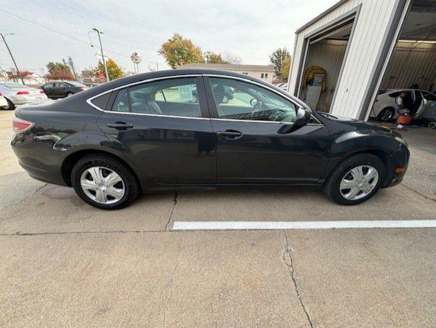 2013 GRAY MAZDA 6 SPORT (1YVHZ8BH0D5) with an 2.5L engine, Automatic transmission, located at 1100 W. Sheridan Ave., Shenandoah, 51601, (712) 246-1600, 40.765678, -95.388817 - Photo#7