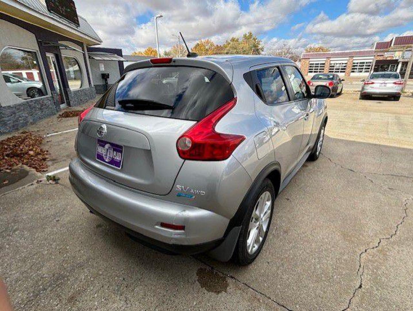 2012 SILVER NISSAN JUKE S (JN8AF5MV4CT) with an 1.6L engine, Automatic transmission, located at 1100 W. Sheridan Ave., Shenandoah, 51601, (712) 246-1600, 40.765678, -95.388817 - Photo#5