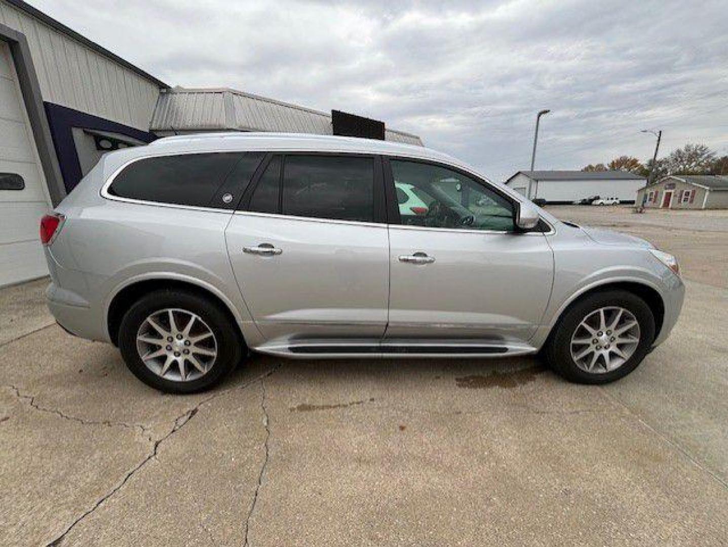 2016 SILVER BUICK ENCLAVE (5GAKVBKD5GJ) with an 3.6L engine, Automatic transmission, located at 1100 W. Sheridan Ave., Shenandoah, 51601, (712) 246-1600, 40.765678, -95.388817 - Photo#8