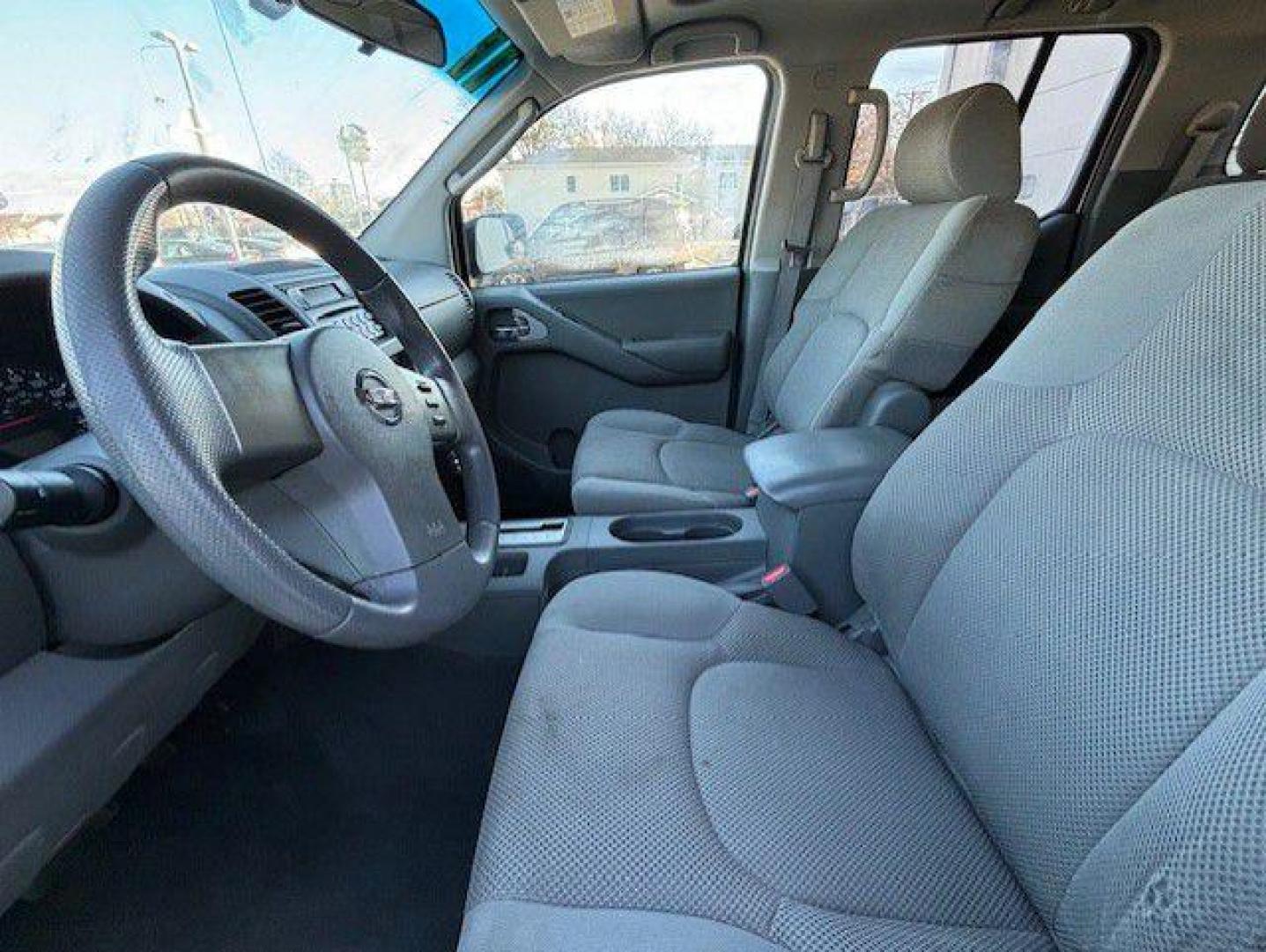 2006 SILVER NISSAN FRONTIER CREW CAB LE (1N6AD07W86C) with an 4.0L engine, Automatic transmission, located at 1100 W. Sheridan Ave., Shenandoah, 51601, (712) 246-1600, 40.765678, -95.388817 - Photo#2