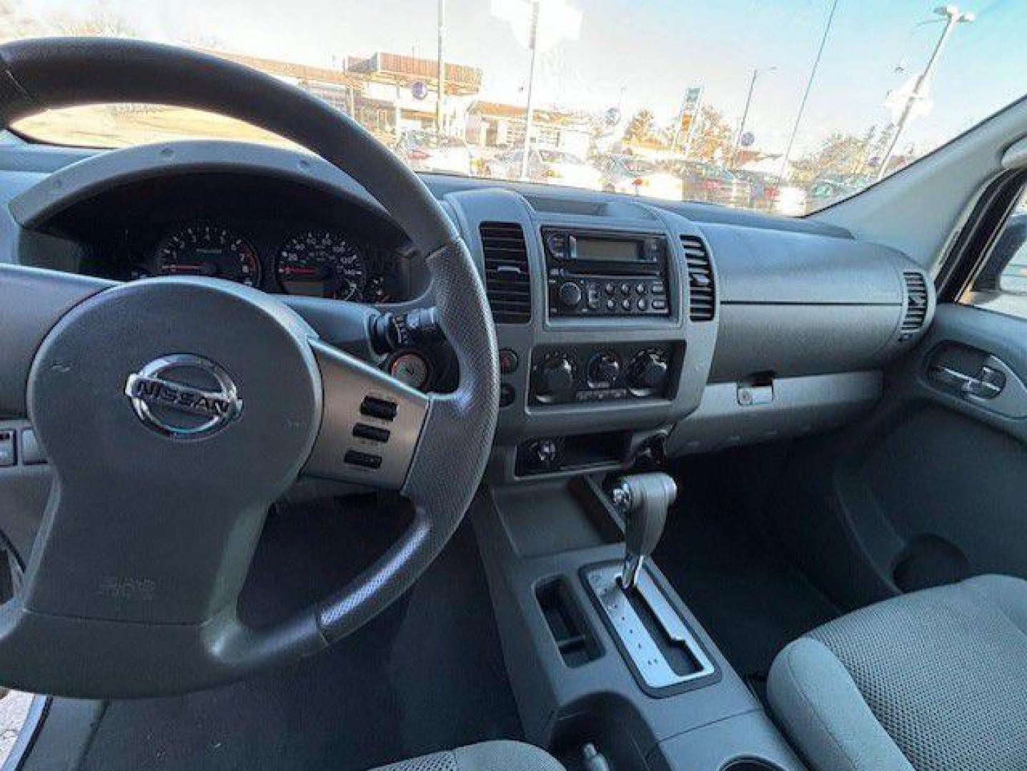 2006 SILVER NISSAN FRONTIER CREW CAB LE (1N6AD07W86C) with an 4.0L engine, Automatic transmission, located at 1100 W. Sheridan Ave., Shenandoah, 51601, (712) 246-1600, 40.765678, -95.388817 - Photo#3