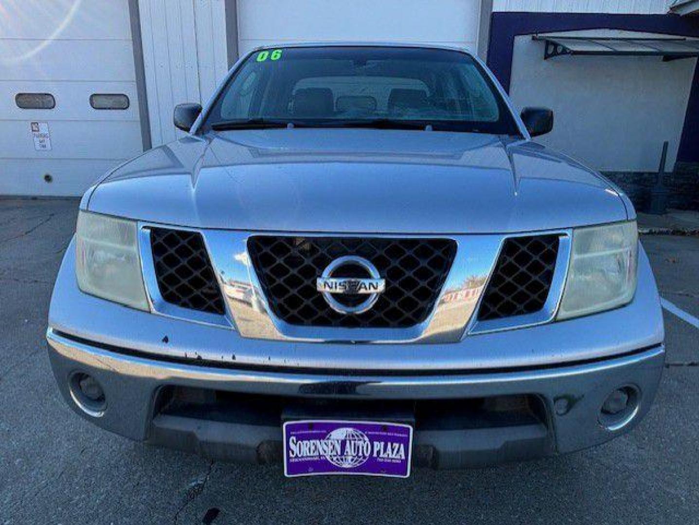 2006 SILVER NISSAN FRONTIER CREW CAB LE (1N6AD07W86C) with an 4.0L engine, Automatic transmission, located at 1100 W. Sheridan Ave., Shenandoah, 51601, (712) 246-1600, 40.765678, -95.388817 - Photo#8