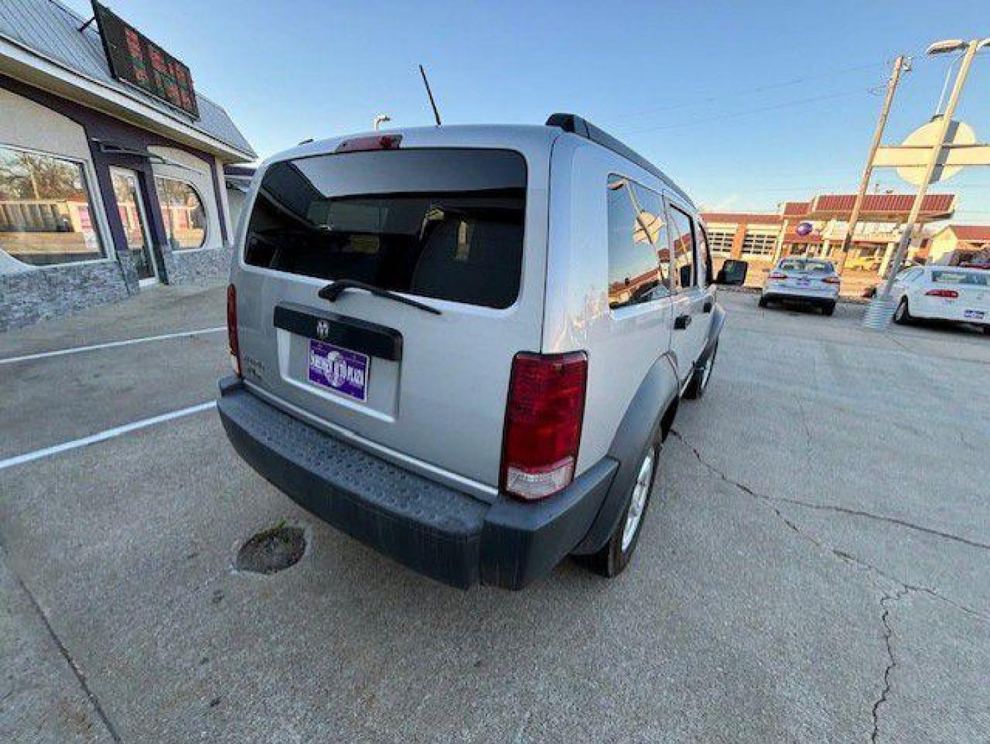 2007 SILVER DODGE NITRO SXT (1D8GT28K37W) with an 3.7L engine, Automatic transmission, located at 1100 W. Sheridan Ave., Shenandoah, 51601, (712) 246-1600, 40.765678, -95.388817 - Photo#6