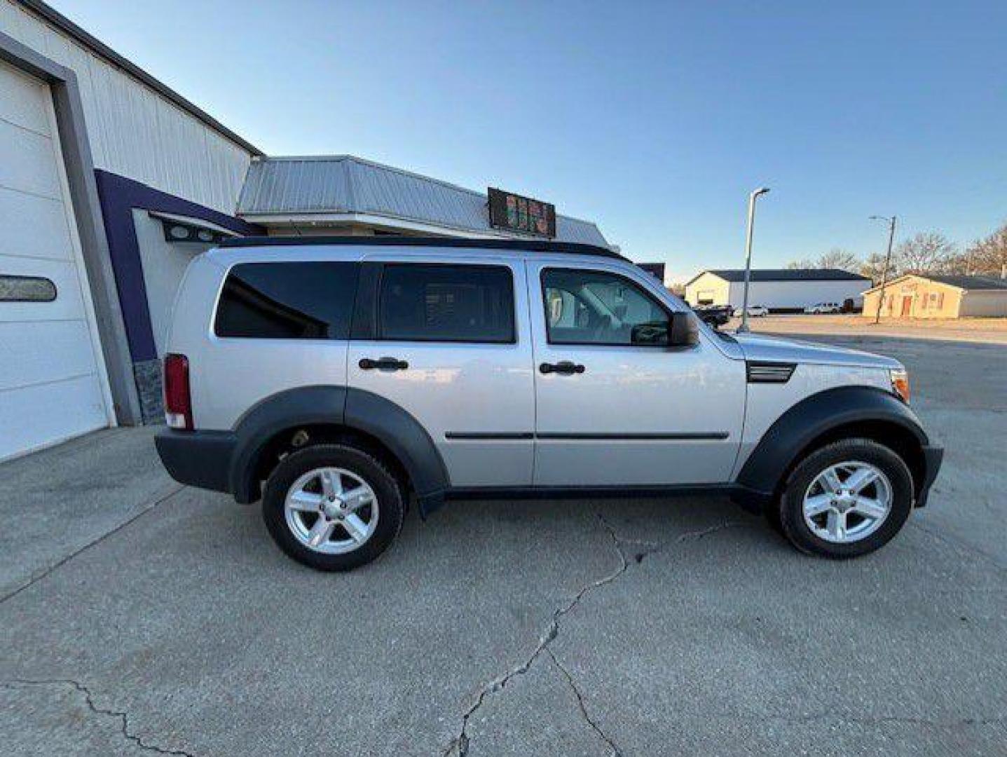 2007 SILVER DODGE NITRO SXT (1D8GT28K37W) with an 3.7L engine, Automatic transmission, located at 1100 W. Sheridan Ave., Shenandoah, 51601, (712) 246-1600, 40.765678, -95.388817 - Photo#7