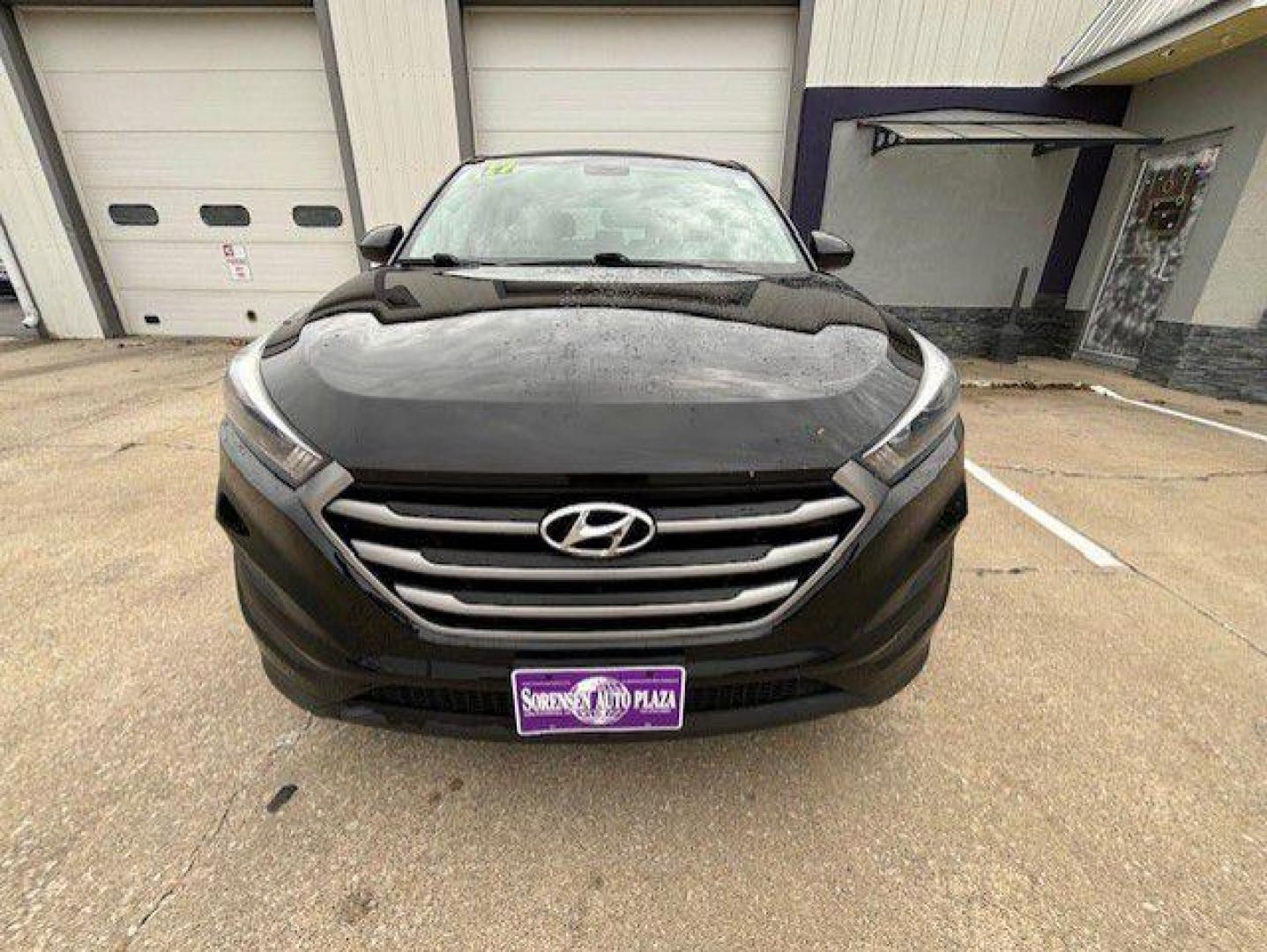 2017 GRAY HYUNDAI TUCSON SE (KM8J23A4XHU) with an 2.0L engine, Automatic transmission, located at 1100 W. Sheridan Ave., Shenandoah, 51601, (712) 246-1600, 40.765678, -95.388817 - Photo#8