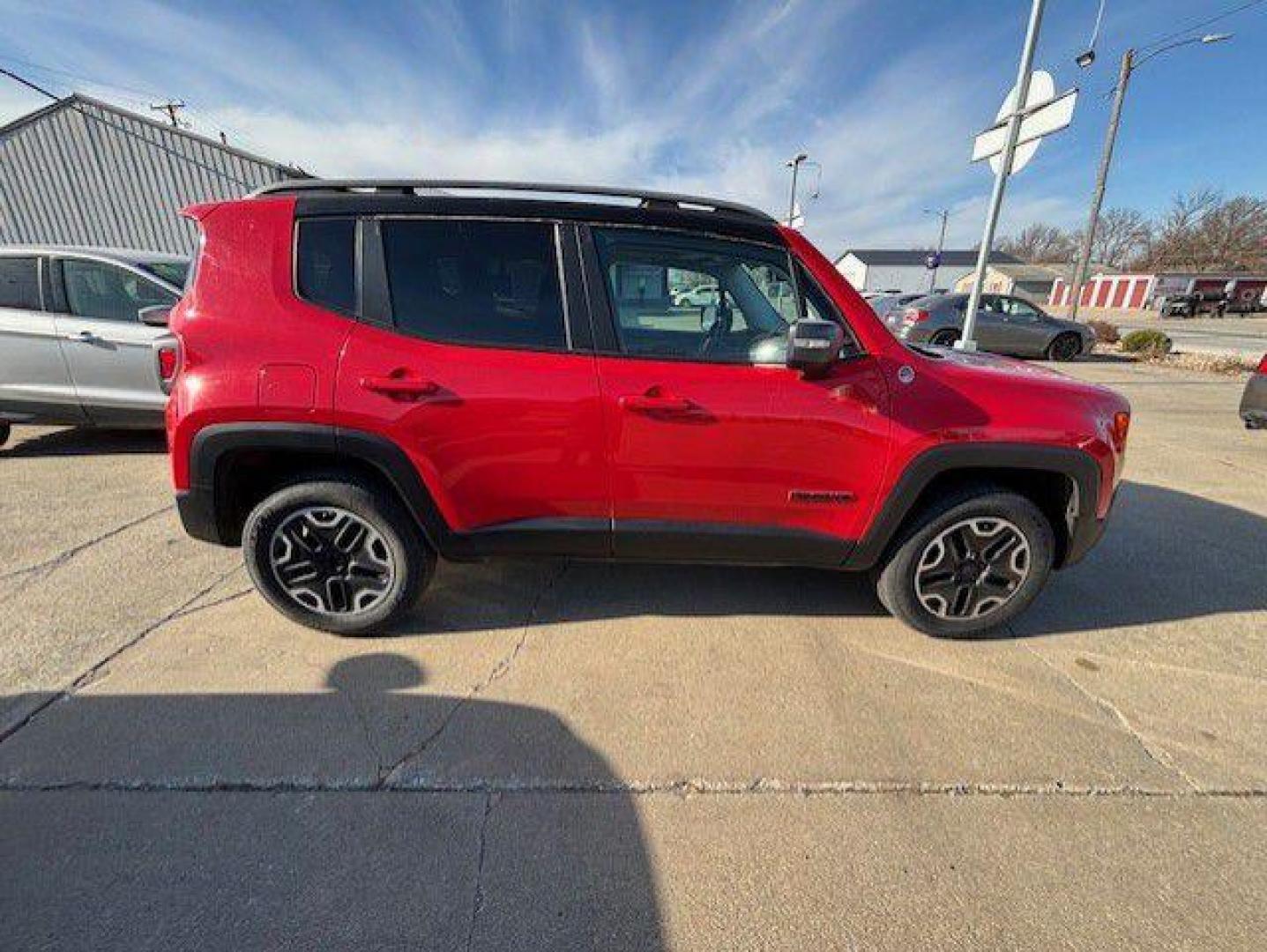 2015 RED JEEP RENEGADE TRAILHAWK (ZACCJBCTXFP) with an 2.4L engine, Automatic transmission, located at 1100 W. Sheridan Ave., Shenandoah, 51601, (712) 246-1600, 40.765678, -95.388817 - Photo#7