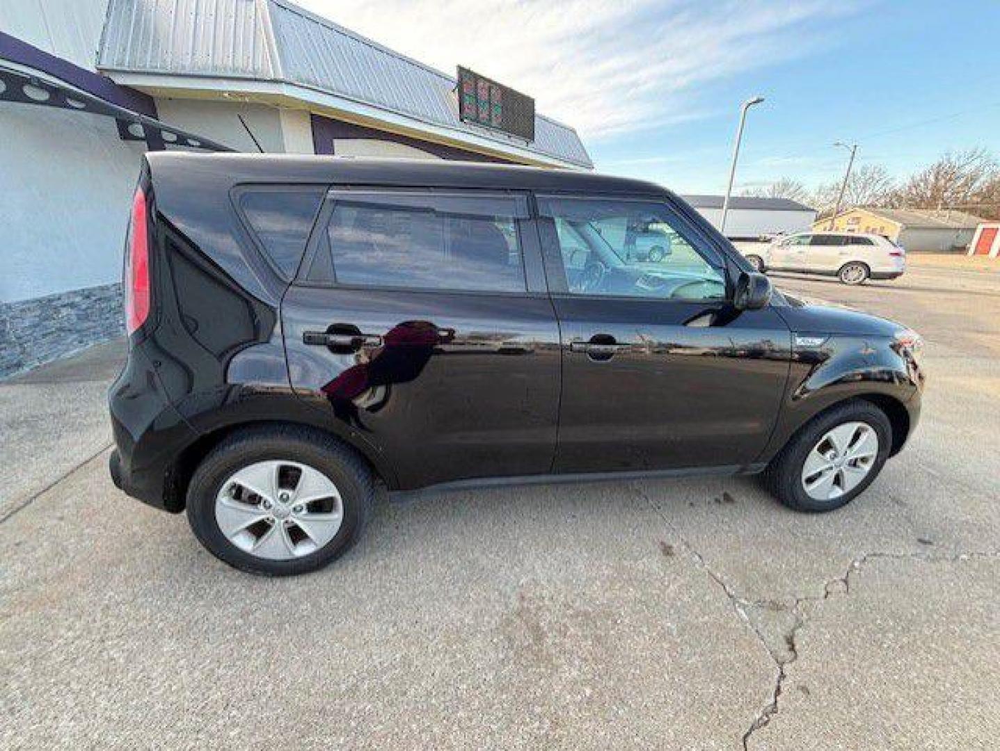 2016 BLACK KIA SOUL BASE (KNDJN2A20G7) with an 1.6L engine, Automatic transmission, located at 1100 W. Sheridan Ave., Shenandoah, 51601, (712) 246-1600, 40.765678, -95.388817 - Photo#7