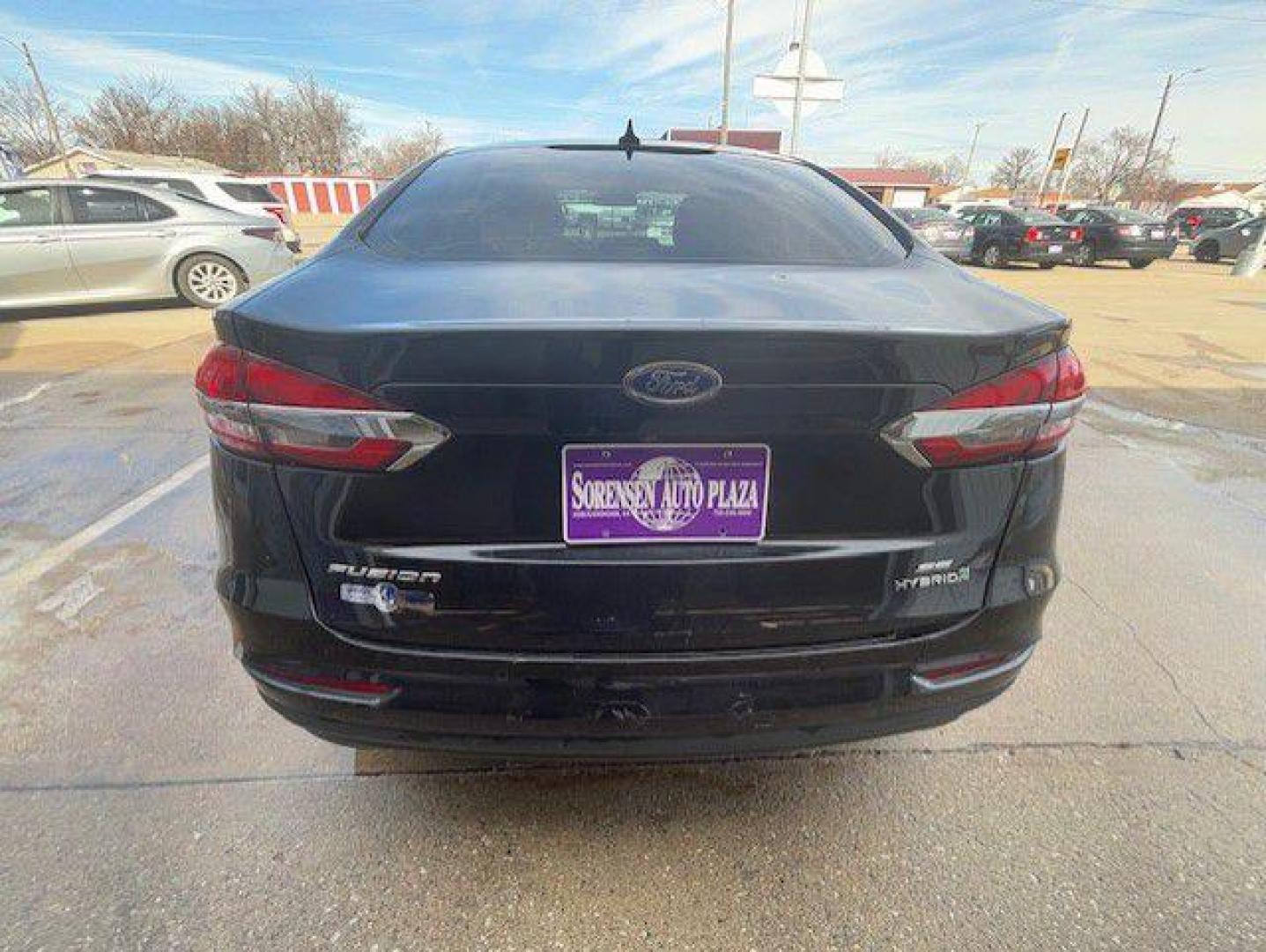 2019 BLACK FORD FUSION SE (3FA6P0LU3KR) with an 2.0L engine, Continuously Variable transmission, located at 1100 W. Sheridan Ave., Shenandoah, 51601, (712) 246-1600, 40.765678, -95.388817 - Photo#2