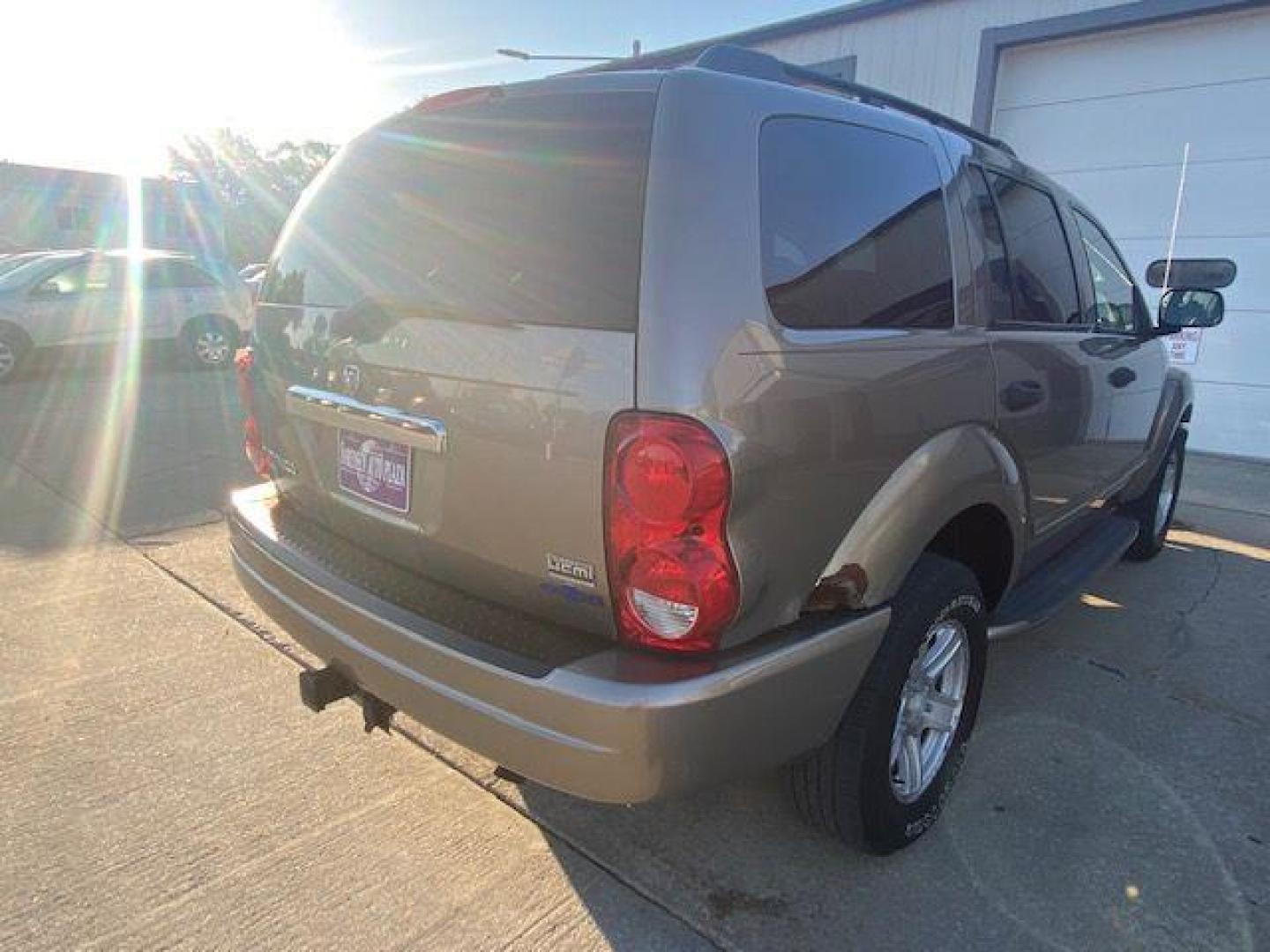 2004 TAN DODGE DURANGO LIMITED (1D4HD58D04F) with an 5.7L engine, Automatic transmission, located at 1100 W. Sheridan Ave., Shenandoah, 51601, (712) 246-1600, 40.765678, -95.388817 - Photo#2