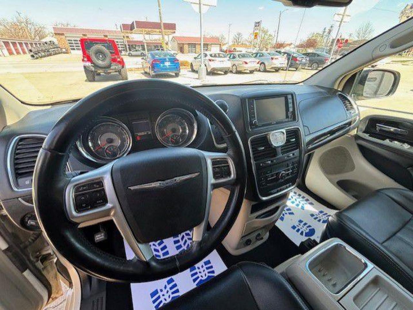 2012 WHITE CHRYSLER TOWN and COUNTRY TOURING (2C4RC1BG3CR) with an 3.6L engine, Automatic transmission, located at 1100 W. Sheridan Ave., Shenandoah, 51601, (712) 246-1600, 40.765678, -95.388817 - Photo#4