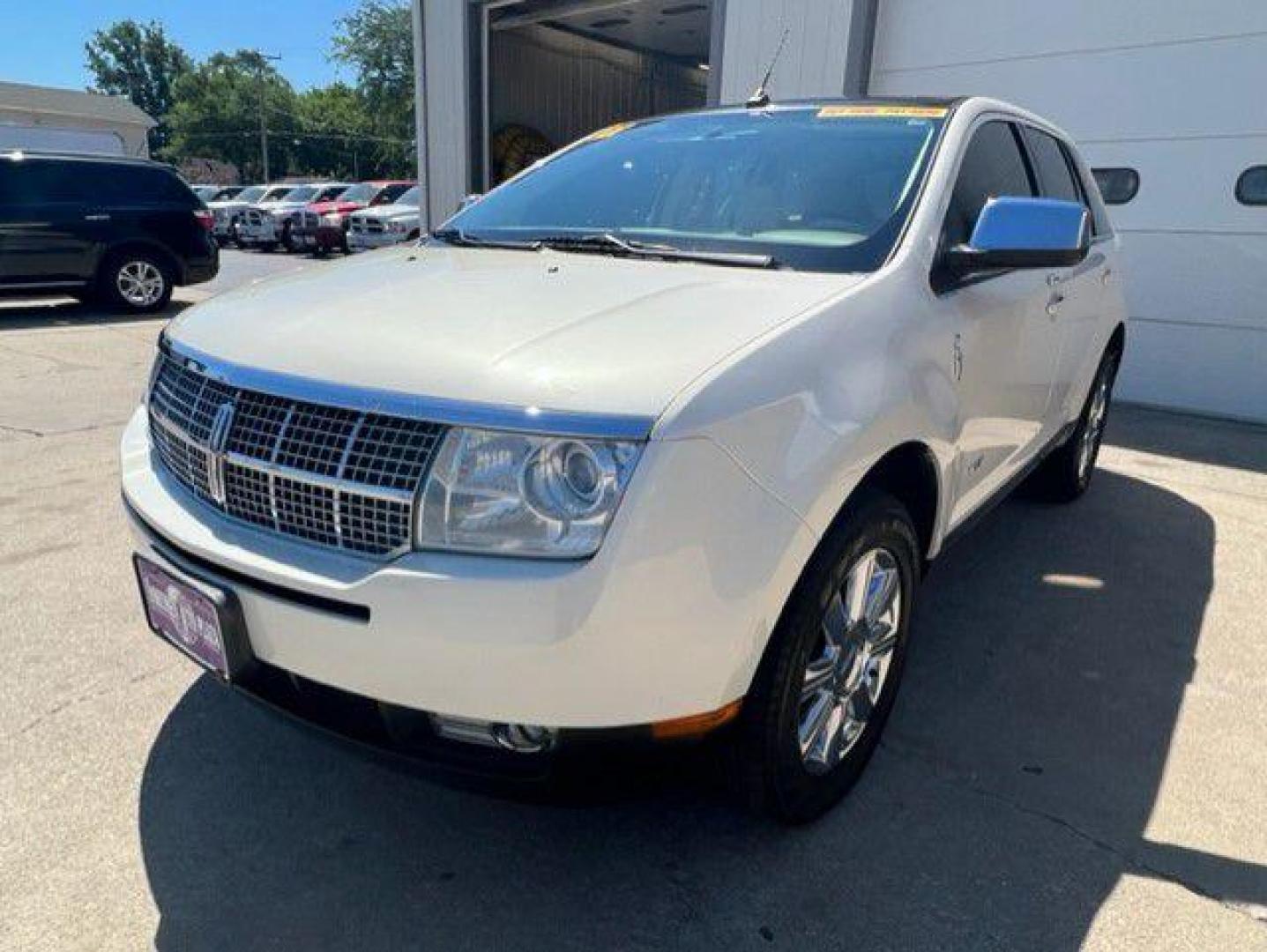 2007 WHITE LINCOLN MKX (2LMDU88C67B) with an 3.5L engine, Automatic transmission, located at 1100 W. Sheridan Ave., Shenandoah, 51601, (712) 246-1600, 40.765678, -95.388817 - Photo#0