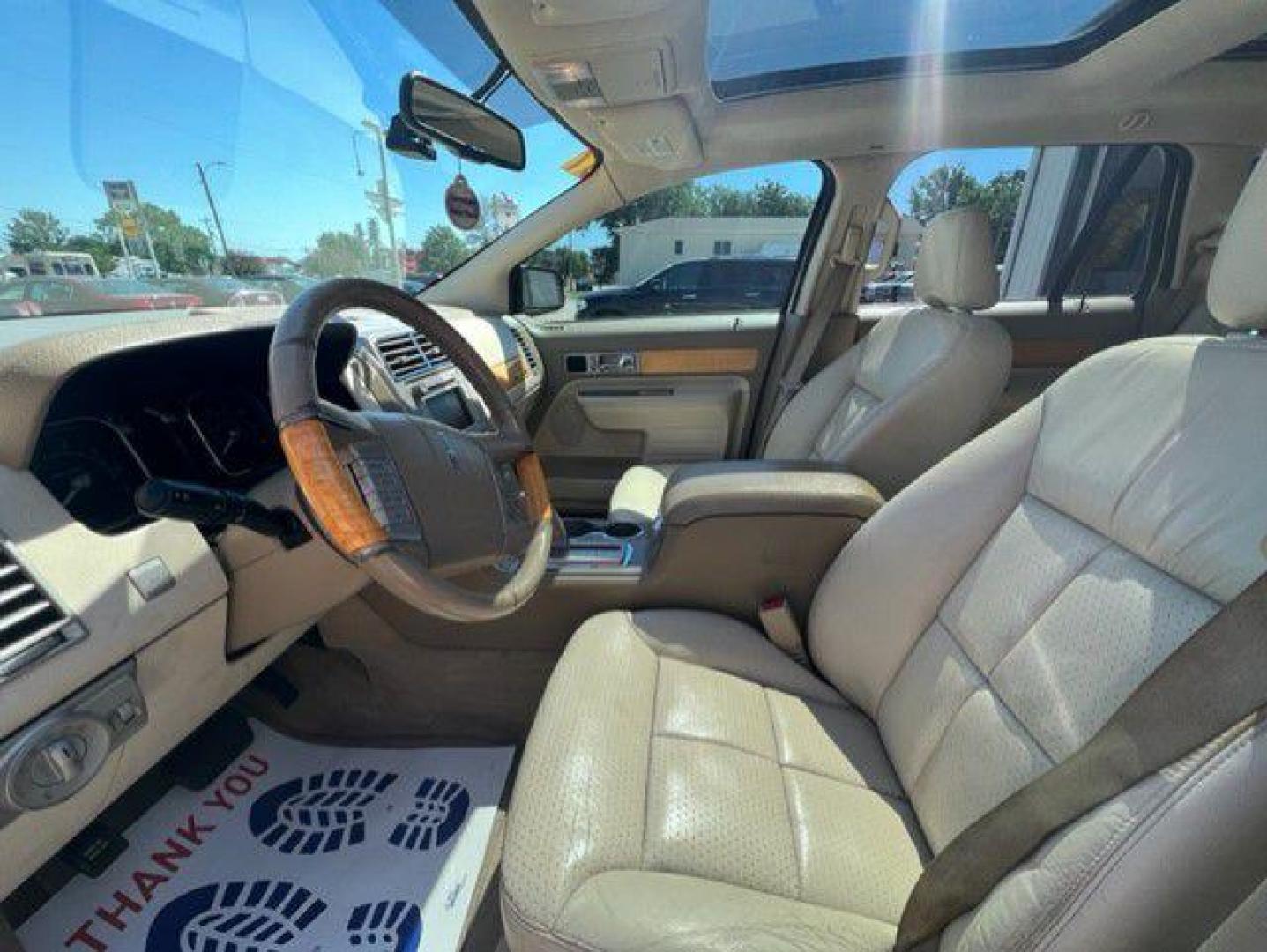 2007 WHITE LINCOLN MKX (2LMDU88C67B) with an 3.5L engine, Automatic transmission, located at 1100 W. Sheridan Ave., Shenandoah, 51601, (712) 246-1600, 40.765678, -95.388817 - Photo#3