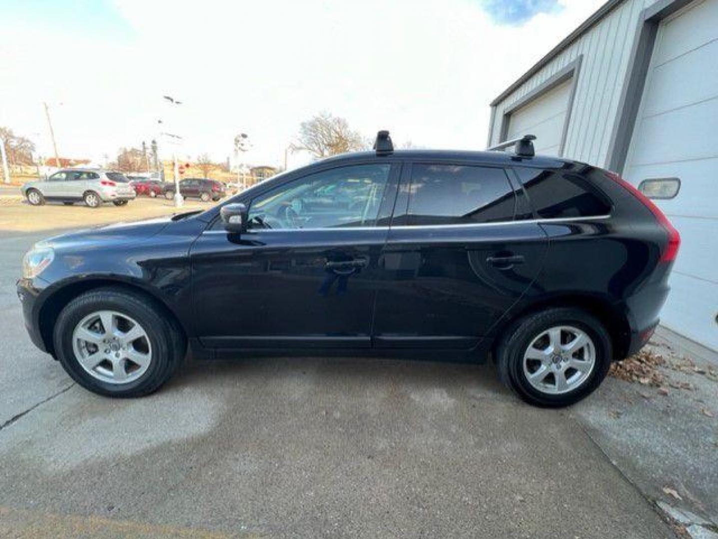 2011 BLACK VOLVO XC60 (YV4952DL6B2) with an 3.2L engine, Automatic transmission, located at 1100 W. Sheridan Ave., Shenandoah, 51601, (712) 246-1600, 40.765678, -95.388817 - Photo#2