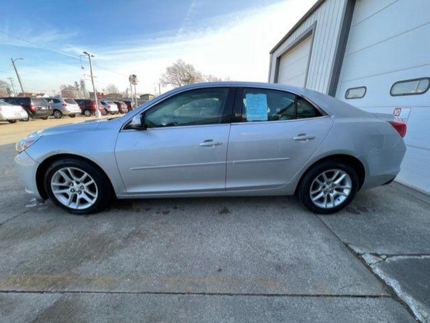 2015 SILVER CHEVROLET MALIBU 1LT (1G11C5SL8FU) with an 2.5L engine, Automatic transmission, located at 1100 W. Sheridan Ave., Shenandoah, 51601, (712) 246-1600, 40.765678, -95.388817 - Photo#2