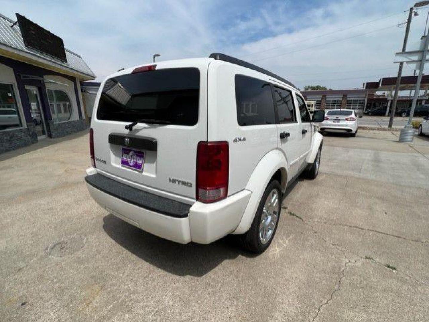 2010 WHITE DODGE NITRO SE (1D4PU2GK2AW) with an 3.7L engine, Automatic transmission, located at 1100 W. Sheridan Ave., Shenandoah, 51601, (712) 246-1600, 40.765678, -95.388817 - Photo#1