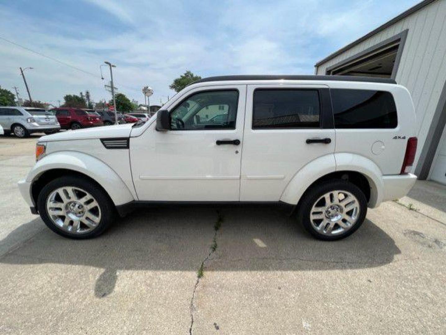 2010 WHITE DODGE NITRO SE (1D4PU2GK2AW) with an 3.7L engine, Automatic transmission, located at 1100 W. Sheridan Ave., Shenandoah, 51601, (712) 246-1600, 40.765678, -95.388817 - Photo#2