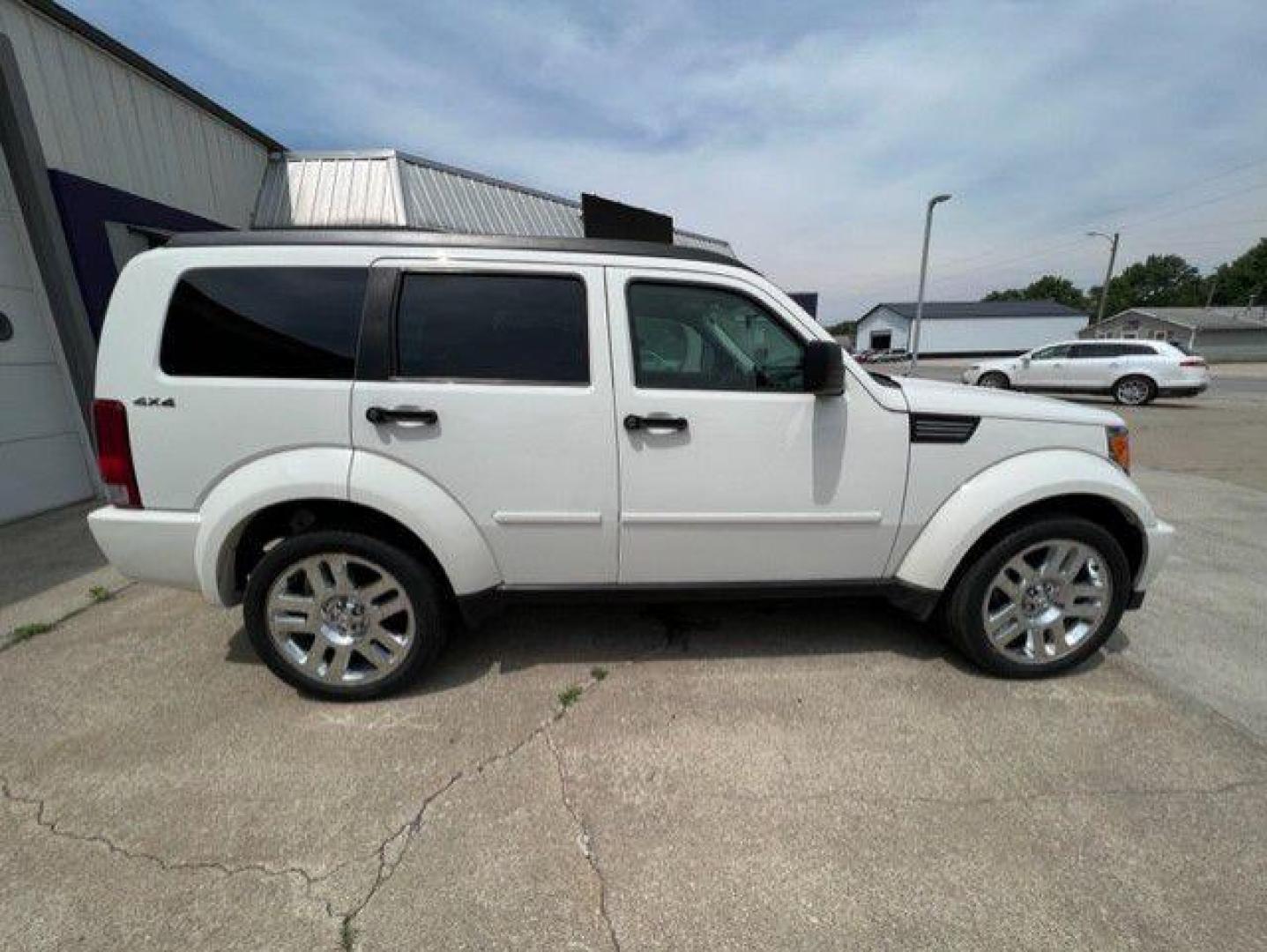 2010 WHITE DODGE NITRO SE (1D4PU2GK2AW) with an 3.7L engine, Automatic transmission, located at 1100 W. Sheridan Ave., Shenandoah, 51601, (712) 246-1600, 40.765678, -95.388817 - Photo#6