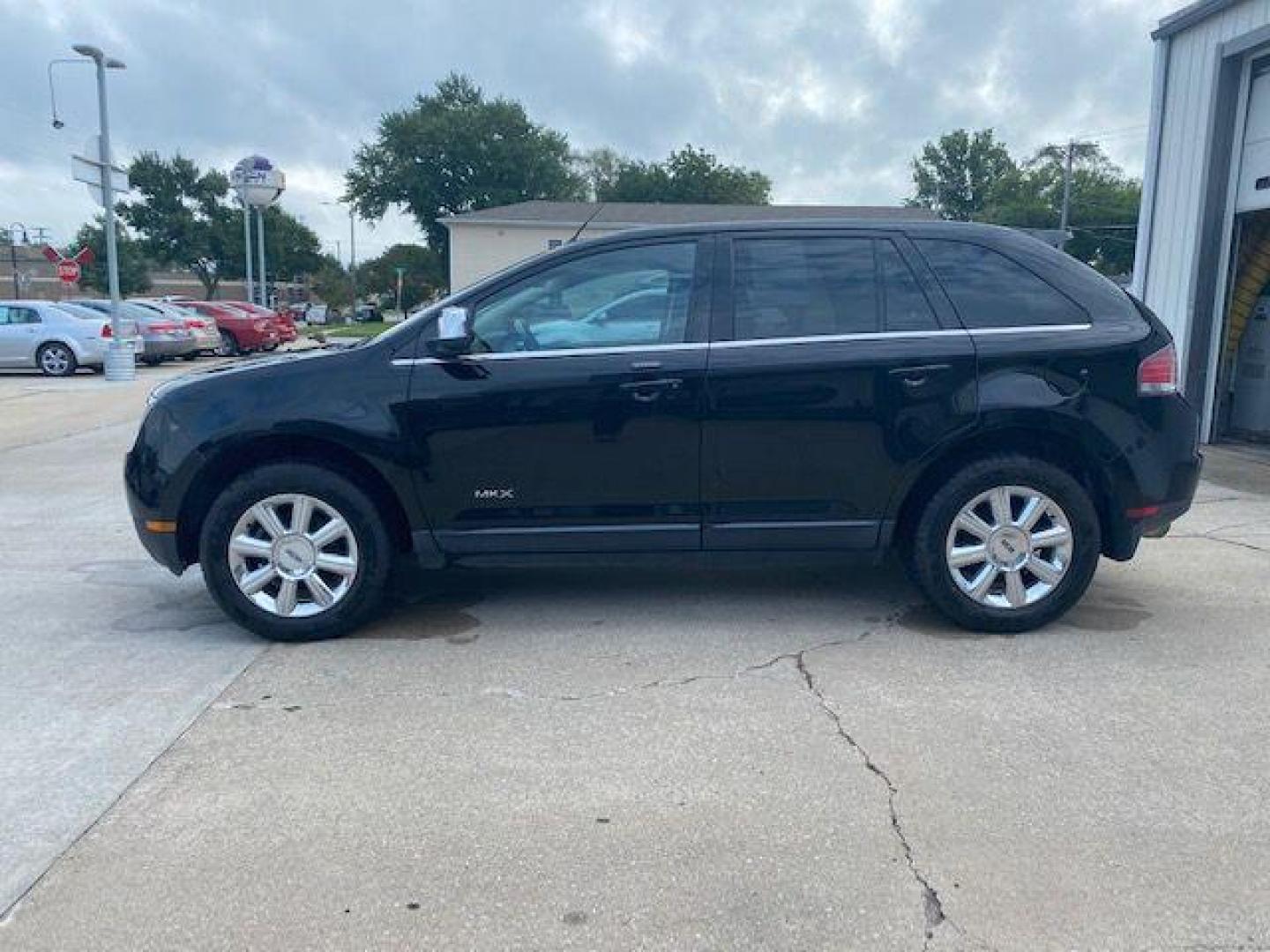 2007 BLACK LINCOLN MKX (2LMDU88C37B) with an 3.5L engine, Automatic transmission, located at 1100 W. Sheridan Ave., Shenandoah, 51601, (712) 246-1600, 40.765678, -95.388817 - Photo#2