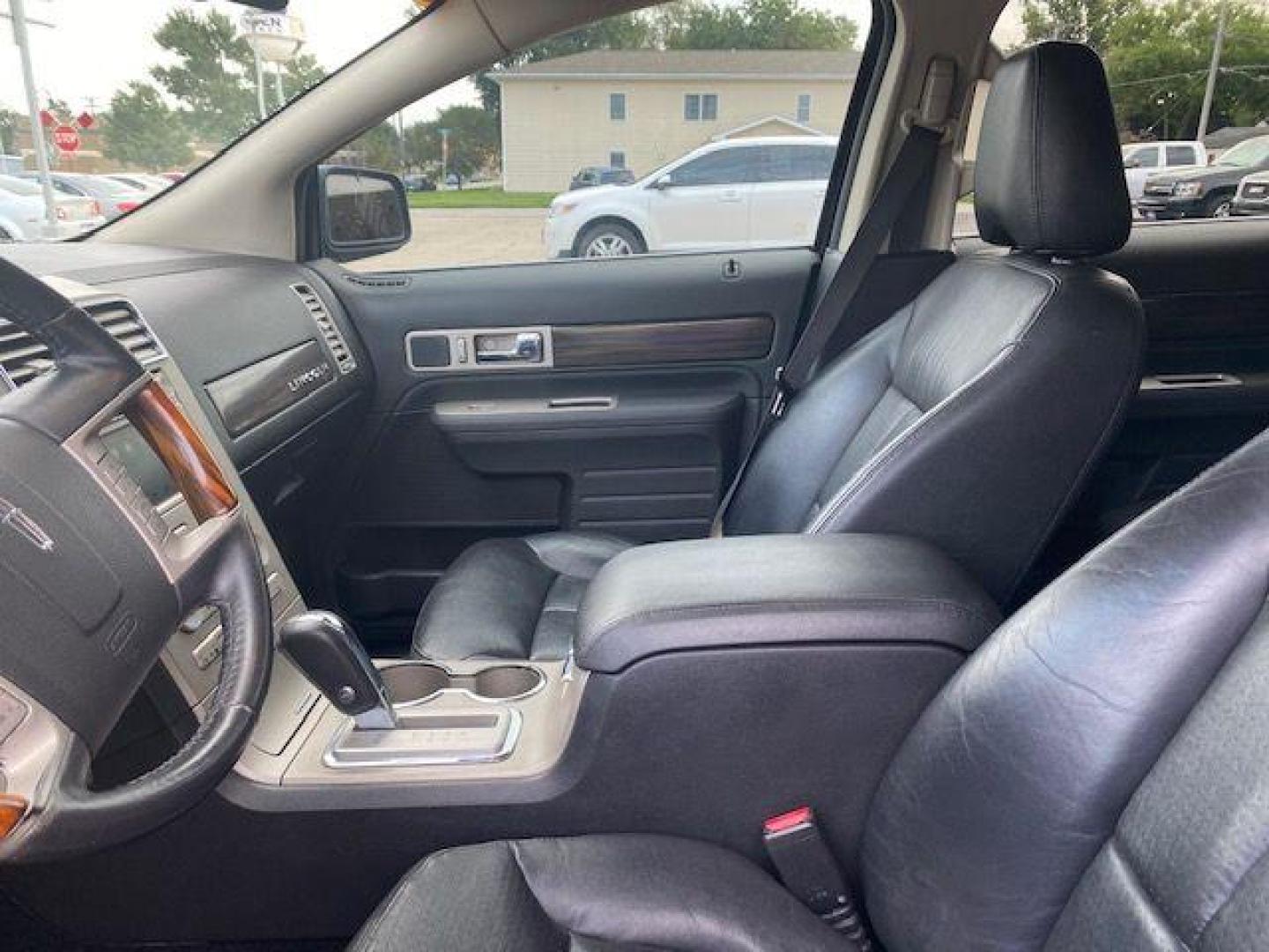 2007 BLACK LINCOLN MKX (2LMDU88C37B) with an 3.5L engine, Automatic transmission, located at 1100 W. Sheridan Ave., Shenandoah, 51601, (712) 246-1600, 40.765678, -95.388817 - Photo#3