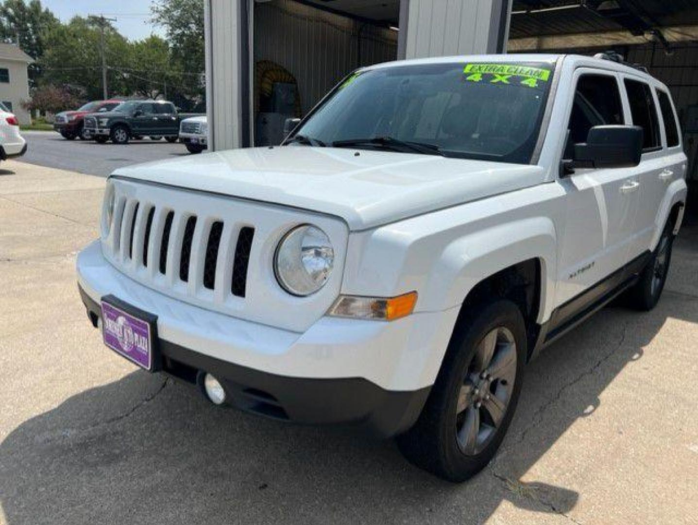 2015 WHITE JEEP PATRIOT LATITUDE (1C4NJRFB4FD) with an 2.4L engine, Continuously Variable transmission, located at 1100 W. Sheridan Ave., Shenandoah, 51601, (712) 246-1600, 40.765678, -95.388817 - Photo#0