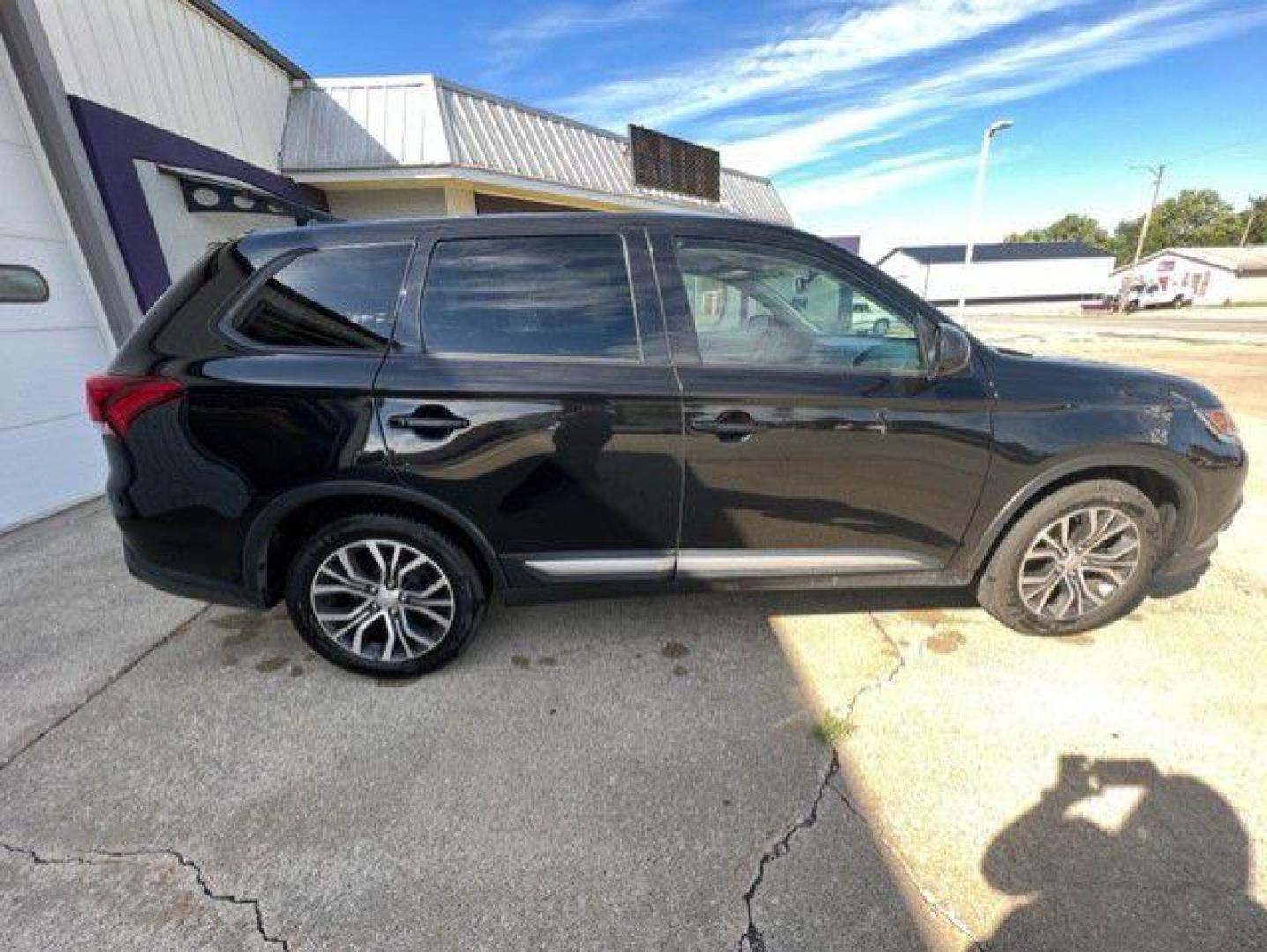 2018 BLACK MITSUBISHI OUTLANDER SE (JA4AZ3A36JJ) with an 2.4L engine, Automatic transmission, located at 1100 W. Sheridan Ave., Shenandoah, 51601, (712) 246-1600, 40.765678, -95.388817 - Photo#7