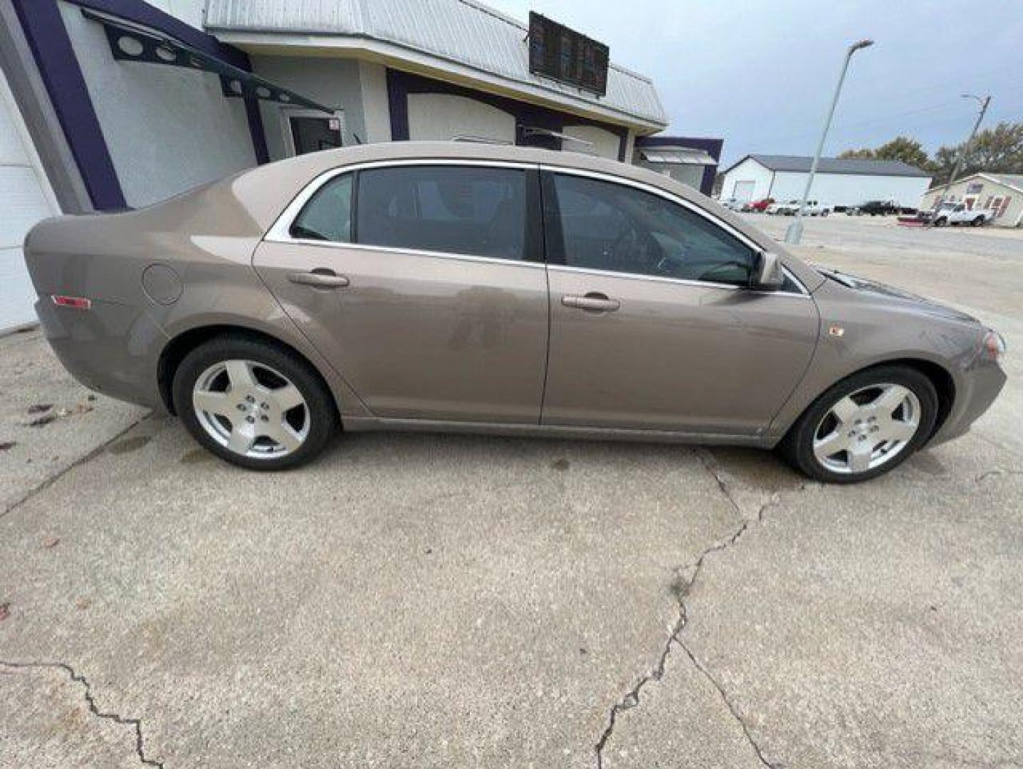 2008 TAN CHEVROLET MALIBU 2LT (1G1ZJ57728F) with an 3.6L engine, Automatic transmission, located at 1100 W. Sheridan Ave., Shenandoah, 51601, (712) 246-1600, 40.765678, -95.388817 - Photo#4