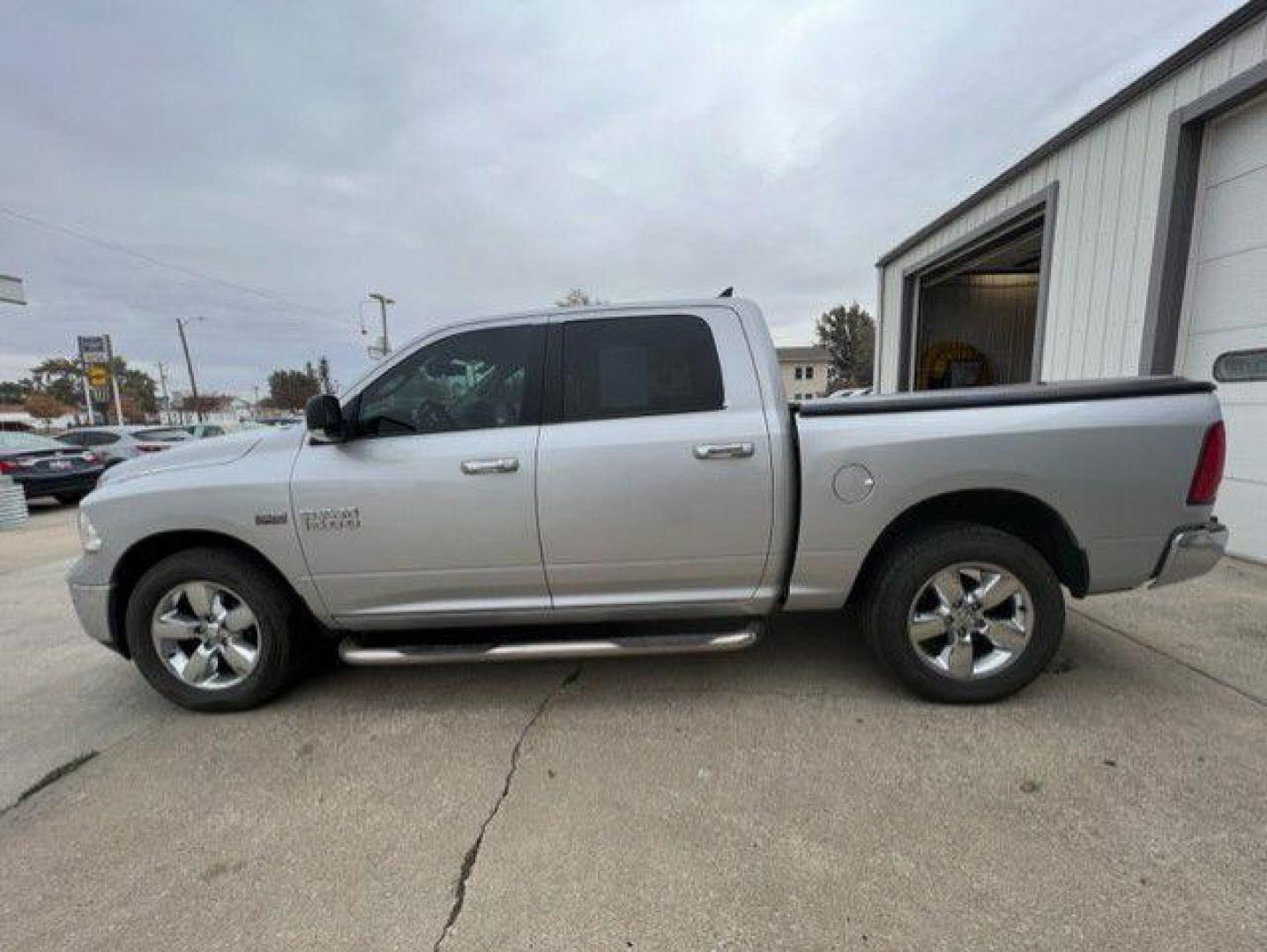 2018 SILVER RAM 1500 SLT (1C6RR7LT7JS) with an 5.7L engine, Automatic transmission, located at 1100 W. Sheridan Ave., Shenandoah, 51601, (712) 246-1600, 40.765678, -95.388817 - Photo#2