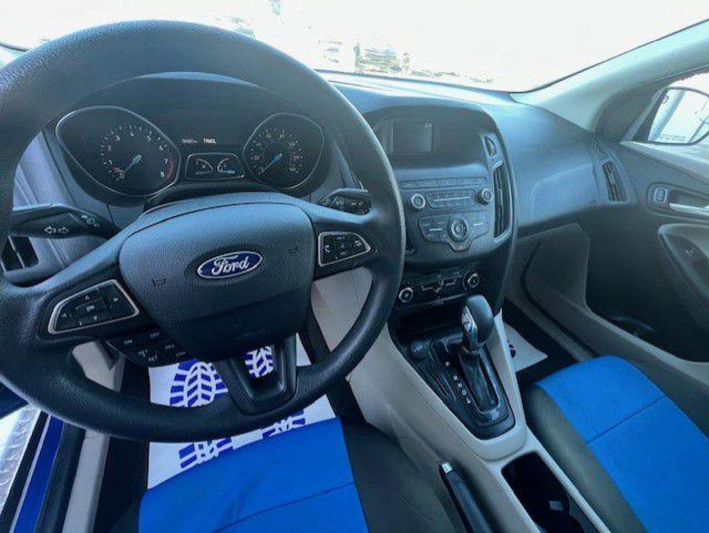 2018 BLUE FORD FOCUS SE (1FADP3F25JL) with an 2.0L engine, Automatic transmission, located at 1100 W. Sheridan Ave., Shenandoah, 51601, (712) 246-1600, 40.765678, -95.388817 - Photo#5