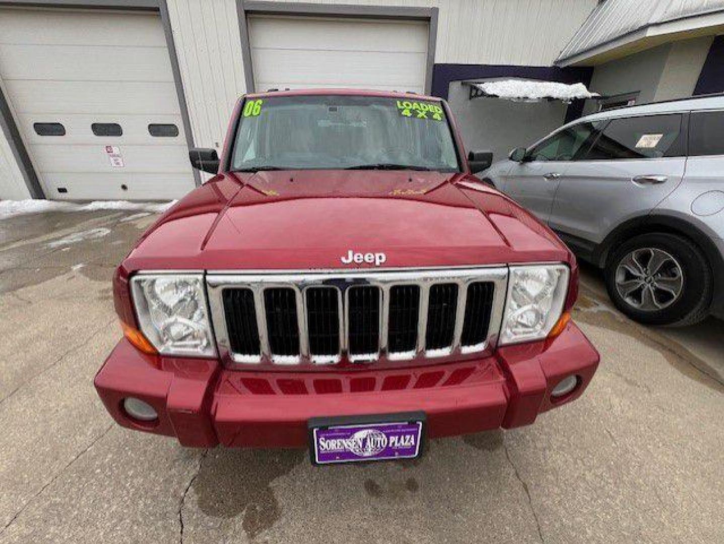 2006 MAROON JEEP COMMANDER LIMITED (1J8HG58286C) with an 5.7L engine, Automatic transmission, located at 1100 W. Sheridan Ave., Shenandoah, 51601, (712) 246-1600, 40.765678, -95.388817 - Photo#7