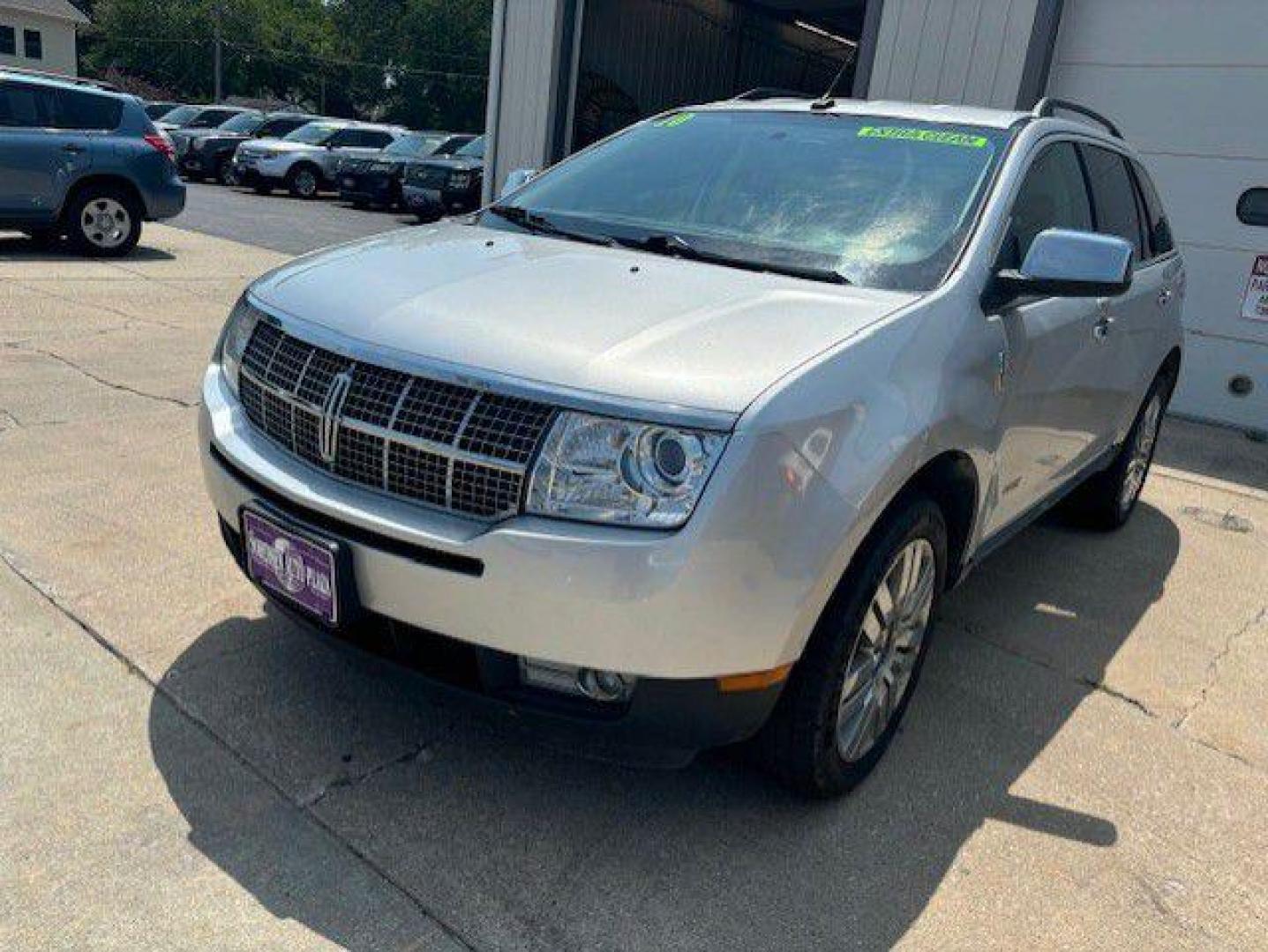 2010 SILVER LINCOLN MKX (2LMDJ8JC3AB) with an 3.5L engine, Automatic transmission, located at 1100 W. Sheridan Ave., Shenandoah, 51601, (712) 246-1600, 40.765678, -95.388817 - Photo#0